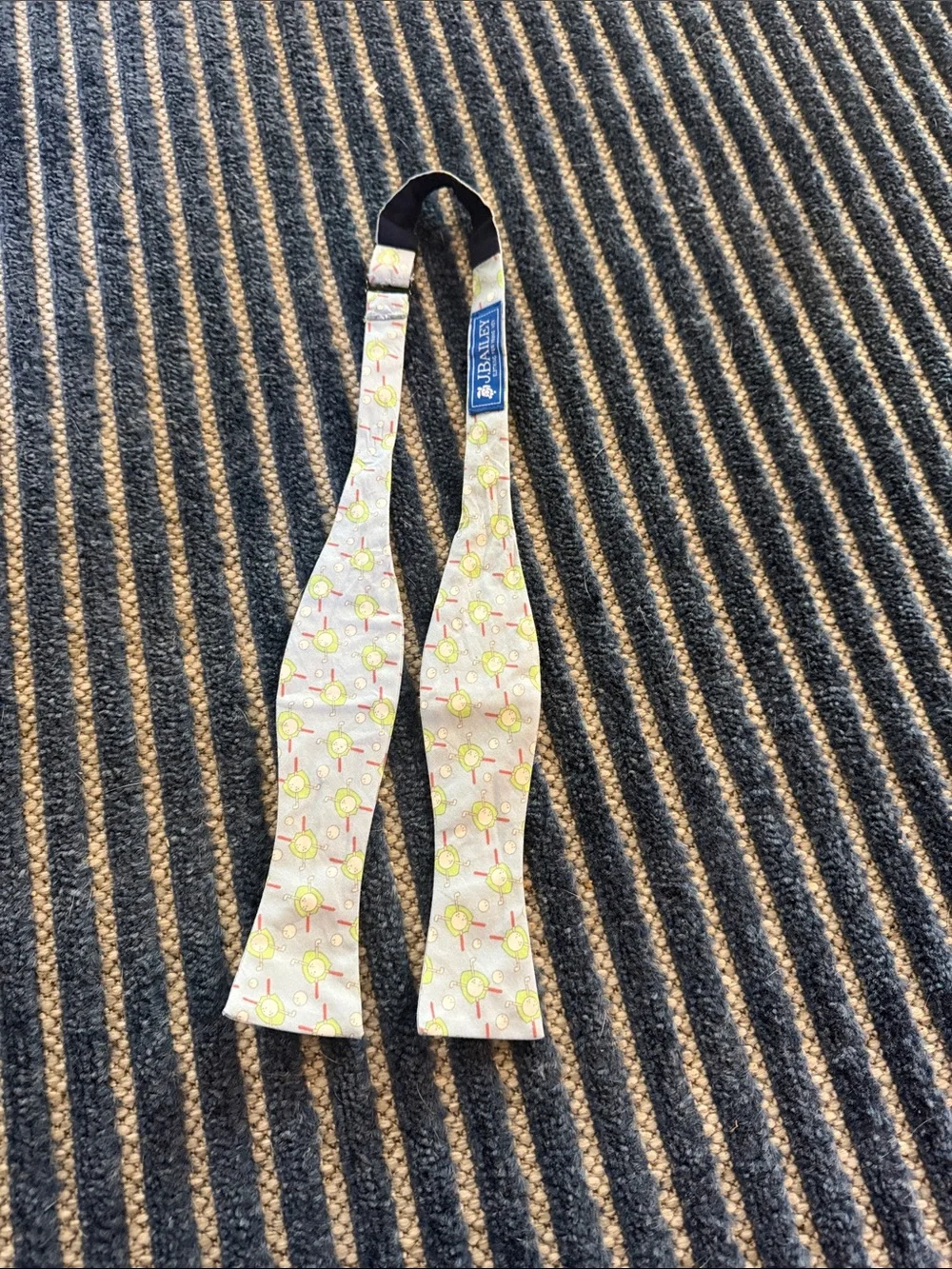 Kids golf bow tie